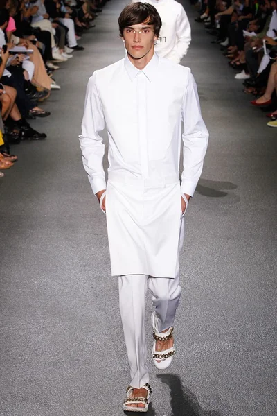 Look 61